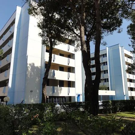 Stylish Flat With Pool Access ビビオーネ