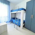 Lejlighed Stylish Flat With Pool Access