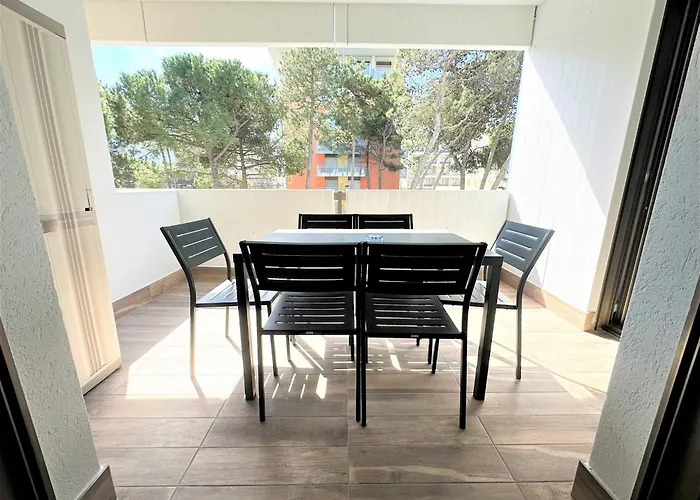 Lägenhet Stylish Flat With Pool Access *